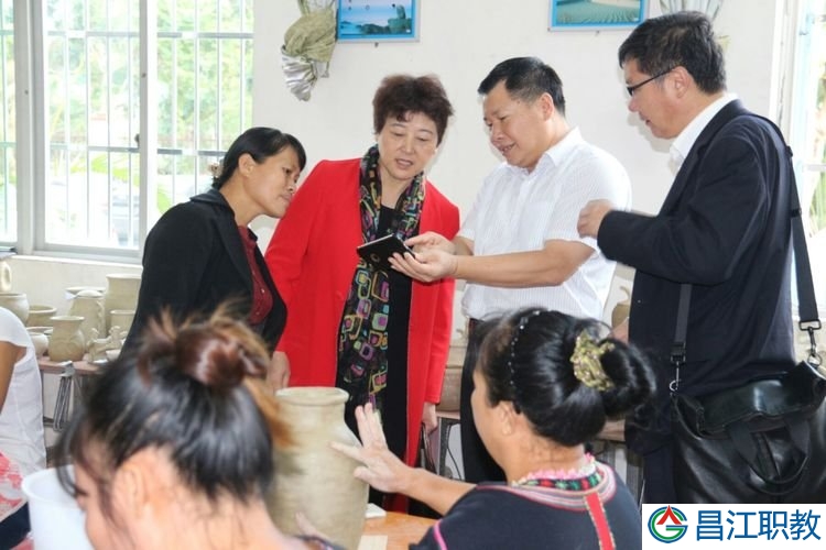 省政协领导莅临昌江县职业教育中心调研(图4) 省政协领导莅临昌江县职业教育中心调研(图4)