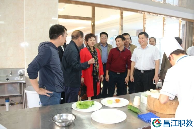省政协领导莅临昌江县职业教育中心调研(图5) 省政协领导莅临昌江县职业教育中心调研(图5)