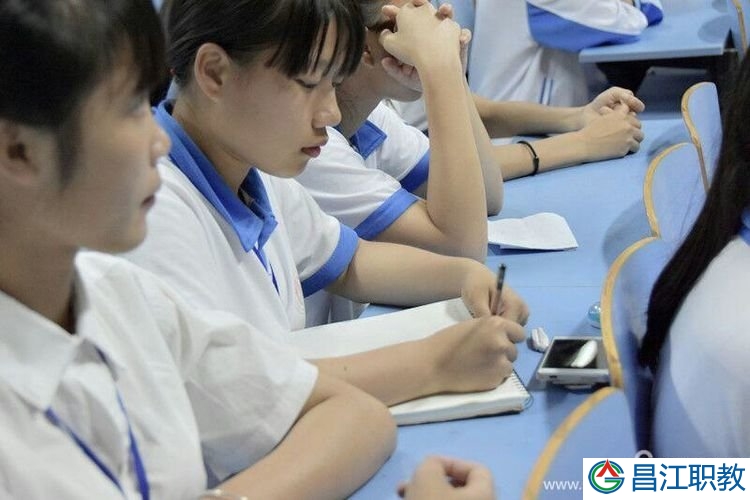 昌江县职业教育中心“一学一做”专题系列活动(图4) 昌江县职业教育中心“一学一做”专题系列活动(图4)