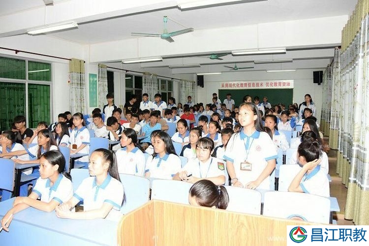 昌江县职业教育中心“一学一做”专题系列活动(图8) 昌江县职业教育中心“一学一做”专题系列活动(图8)