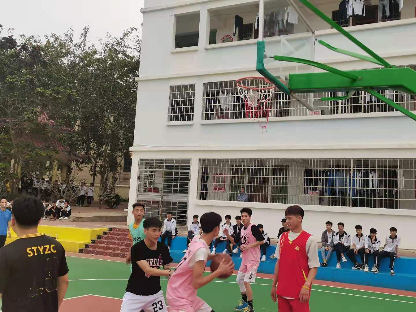 昌江县职业教育中心开展2020年学生篮球比赛(图1)