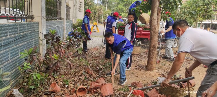 昌江县职业教育中心党团支部创建全国文明城市主题党团日暨学雷锋志愿服务月活动(图2)