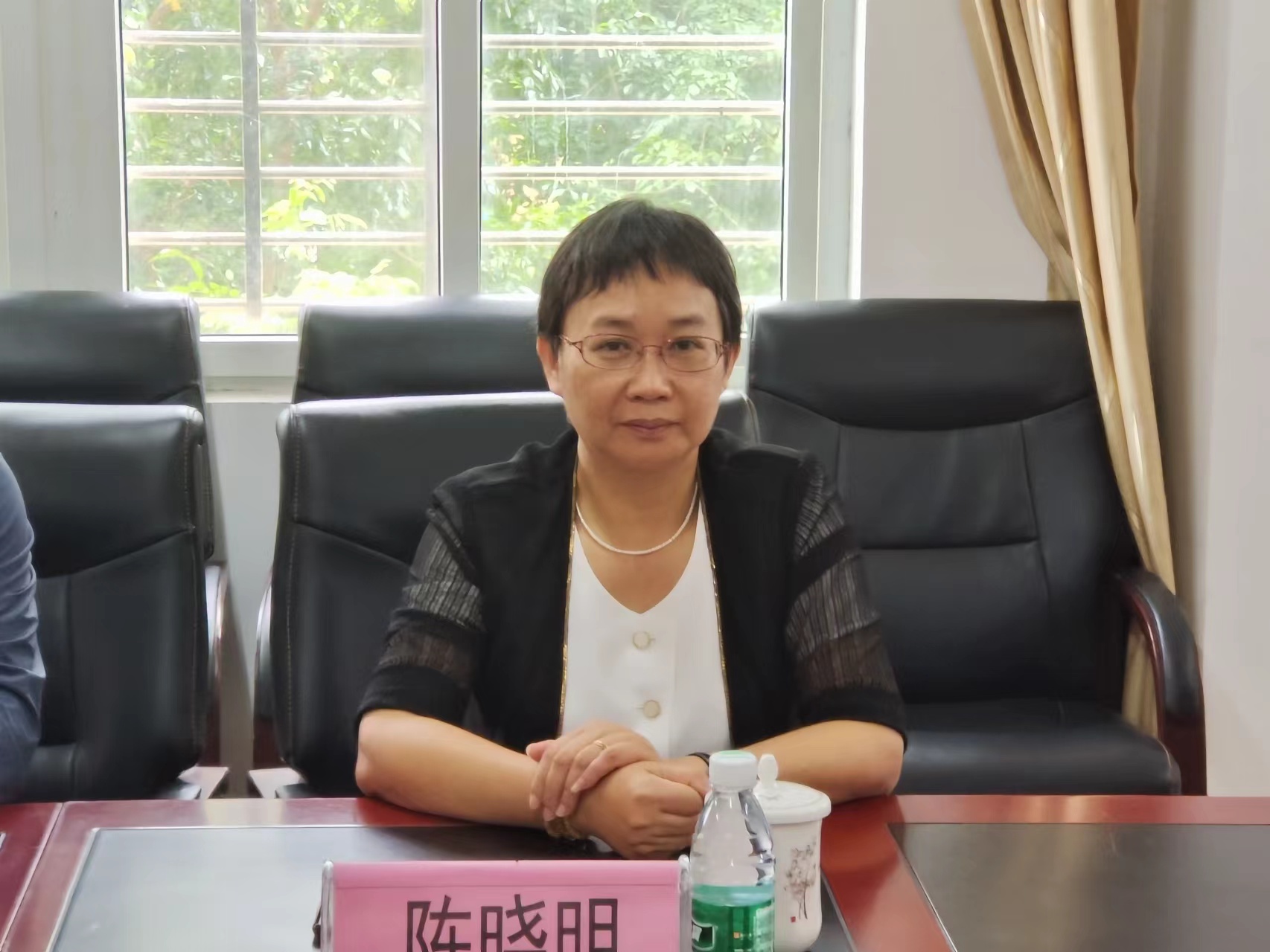 海南省民族技工学校陈晓明校长一行莅临县职教中心交流指导工作(图3)