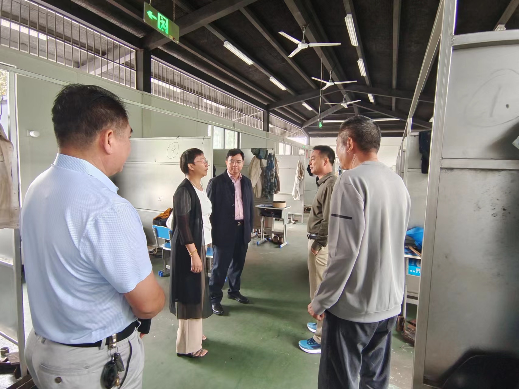 海南省民族技工学校陈晓明校长一行莅临县职教中心交流指导工作(图5)